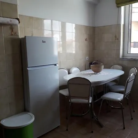 300 Metros Do Santuario De T4 Appartement Fátima