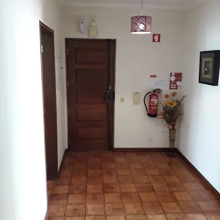 דירה 300 Metros Do Santuario De T4